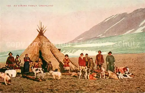 AK / Ansichtskarte Eskimos_Inuit An Eskimo Family Greenland Eskimos Inuit