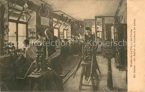 AK / Ansichtskarte La_Chaux de Fonds_NE Musee   Un Atelier de Monteurs de boites 