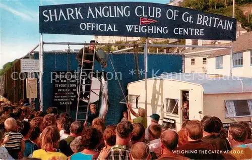 AK / Ansichtskarte Looe_UK Shark Angling Club Weighing Centre 