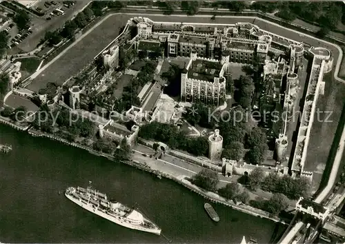 AK / Ansichtskarte London__UK Tower of London Fliegeraufnahme 