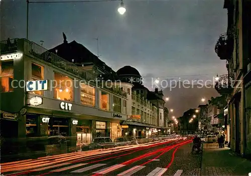 AK / Ansichtskarte Meran_Merano Freiheitsstrasse bei Nacht mit Kurhaus gegen Zielspitze Meran Merano