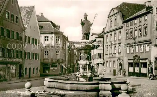 AK / Ansichtskarte Eichstaett_Oberbayern Marktplatz mit Willibaldsbrunnen Eichstaett_Oberbayern