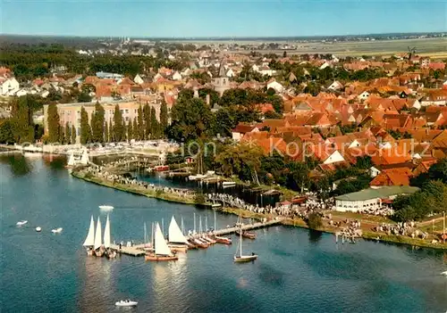 AK / Ansichtskarte Steinhuder_Meer_Wunstorf Fliegeraufnahme mit Bootsanleger 