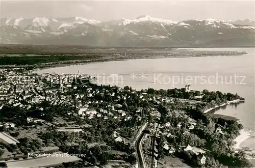 AK / Ansichtskarte Friedrichshafen_Bodensee Fliegeraufnahme Panorama m. Alpen Friedrichshafen Bodensee