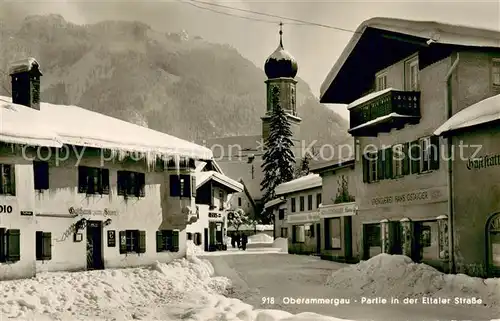AK / Ansichtskarte Oberammergau Partie an der Ettaler Strasse Kirche Alpen Oberammergau
