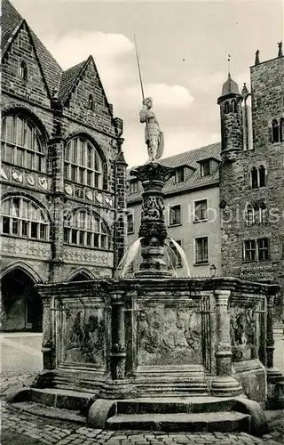 AK / Ansichtskarte Hildesheim Rolandbrunnen auf dem Rathaus Markt Hildesheim