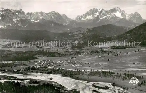 AK / Ansichtskarte Kruen Fliegeraufnahme mit Barmsee Blick zum Wetterstein und Zugspitzmassiv Kruen