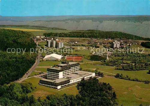 AK / Ansichtskarte Bernkastel Kues Fliegeraufnahme Reha Zentrum Bernkastel Kues