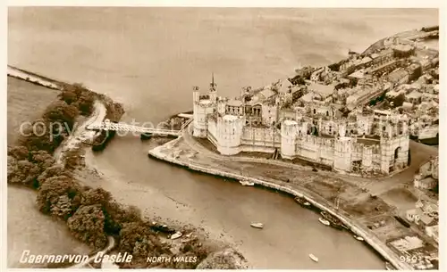 AK / Ansichtskarte Caernarvon_Caernafon_Wales_UK Castle aerial view 