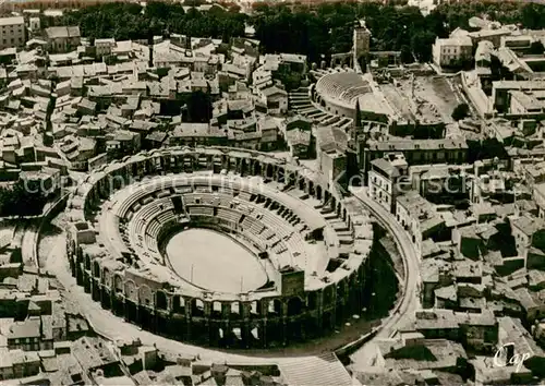 AK / Ansichtskarte Arles_13 Amphitheatre Romain et le Theatre antique Vue aerienne 