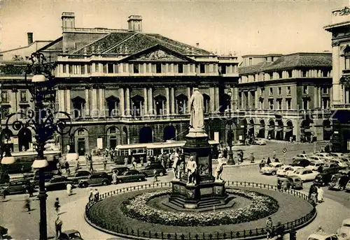AK / Ansichtskarte Milano Piazza della Scala Monumento Milano