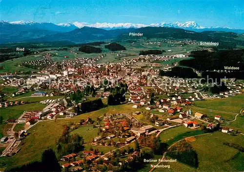 AK / Ansichtskarte Lindenberg_Allgaeu Fliegeraufnahme mit Vorarlberger und Schweizer Bergen Lindenberg Allgaeu