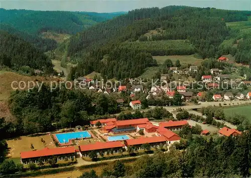 AK / Ansichtskarte Steinwiesen Aparthotel Frankenwald Schwimmbad Steinwiesen