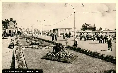 AK / Ansichtskarte Lowestoft_UK The Esplanade 