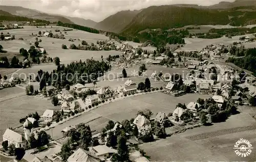 AK / Ansichtskarte Hinterzarten Fliegeraufnahme Panorama Hinterzarten