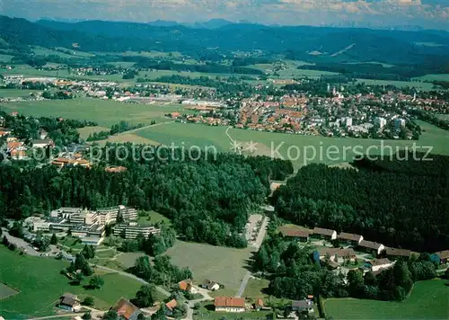 AK / Ansichtskarte Isny_Allgaeu Fliegeraufnahme Klinikum Neutrauchburg Isny Allgaeu