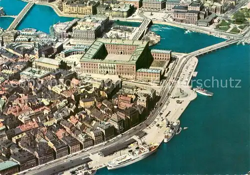 AK / Ansichtskarte Stockholm Kungl Slottet och Gamla Stan Fliegeraufnahme Stockholm