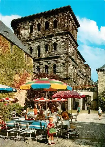 AK / Ansichtskarte Trier Restaurant Brunnenhof mit Blick auf die Porta Nigra Trier