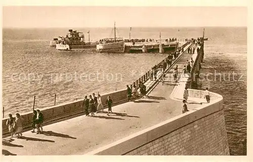 AK / Ansichtskarte Royan_17 La Jetee Le Bac 
