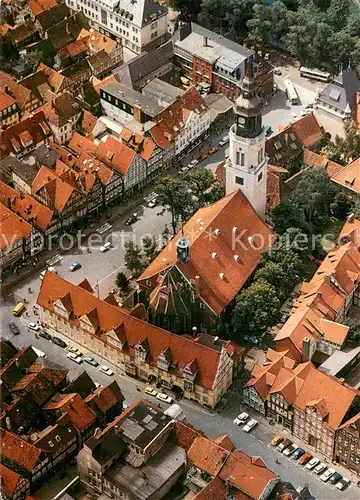 AK / Ansichtskarte Celle_Niedersachsen Rathaus mit Stadtkirche Fliegeraufnahme Celle_Niedersachsen