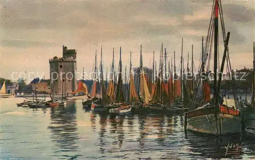 AK / Ansichtskarte La_Rochelle_17 Avant port et la tour Saint Nicolas 