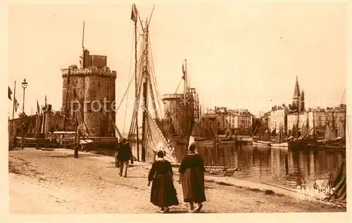 AK / Ansichtskarte La_Rochelle_17 Sortie du Port 