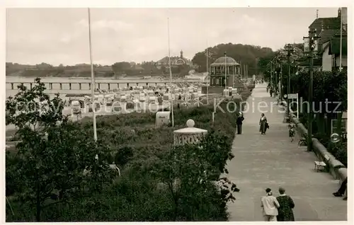 AK / Ansichtskarte Niendorf__Ostseebad_Timmendorferstrand Strandpromenade 