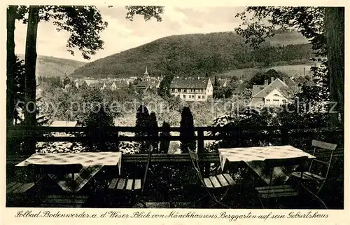AK / Ansichtskarte Bodenwerder Blick v. Muenchhausens Berggarten a. sein Geburtshaus Bodenwerder