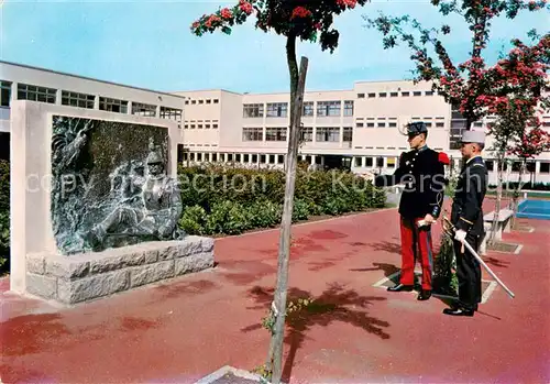 AK / Ansichtskarte St_Cyr_Coetquidan Le Coquillard dans la Cour Wagram Monument 