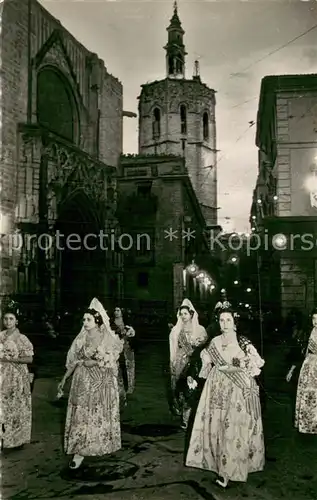 AK / Ansichtskarte Valencia__Valenciana_ES Ofrenda de flores a la Virgen Desfile 