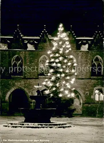 AK / Ansichtskarte Goslar Weihnachtsbaum vor dem Rathaus Goslar