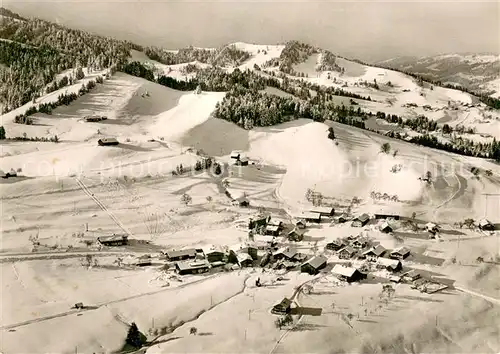 AK / Ansichtskarte Steibis Fliegeraufnahme Wintersportplatz Gesamtansicht Winter Steibis