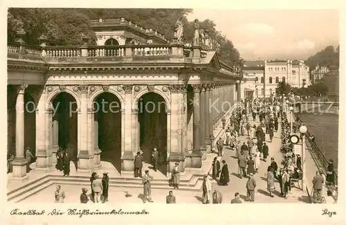 AK / Ansichtskarte Karlsbad_Eger_Karlovy_Vary Kolonnade Passanten 