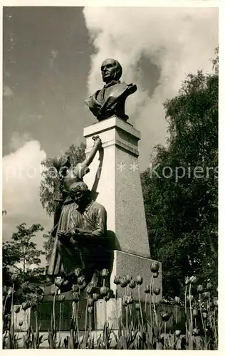 AK / Ansichtskarte Helsinki_Suomi Monument 