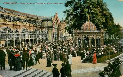 AK / Ansichtskarte Marienbad_Tschechien_Boehmen Kreuzbrunnen Colonade Abend Konzert Marienbad_Tschechien