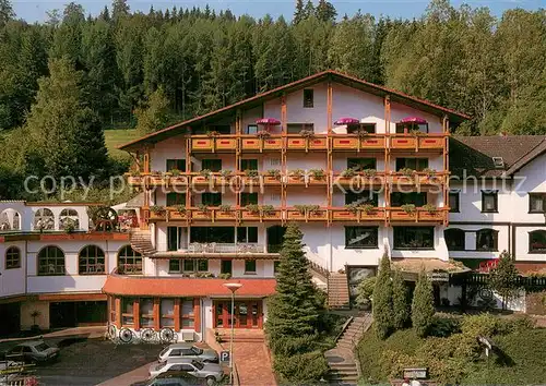 AK / Ansichtskarte Schoenmuenzach Holzschuhs Schwarzwaldhotel Schoenmuenzach