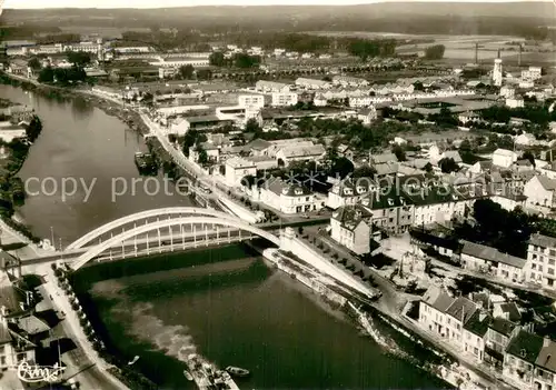 AK / Ansichtskarte Pont Sainte Maxence Les Cites des Usines vue aerienne Pont Sainte Maxence