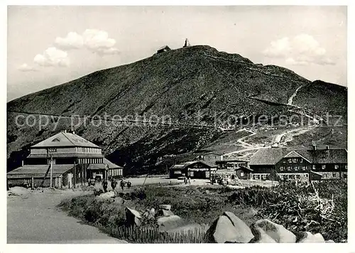 AK / Ansichtskarte Schneekoppe_Snezka Schneekoppe m. Schlesierhaus u. Riesenbaude Schneekoppe Snezka