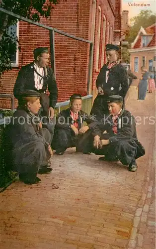 AK / Ansichtskarte Volendam Strassenpartie Volendam