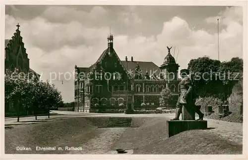 AK / Ansichtskarte Duelken Ehrenmal mit Rathaus Duelken