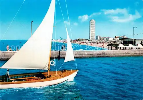 AK / Ansichtskarte Cesenatico Porto Canale e spiaggia Cesenatico