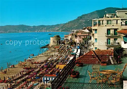 AK / Ansichtskarte Alassio_Liguria_IT Promenade am Meer m. Strand 