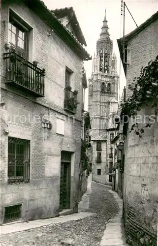 AK / Ansichtskarte Toledo_Castilla La_Mancha_ES Calle tipica Al fondo Catedral 