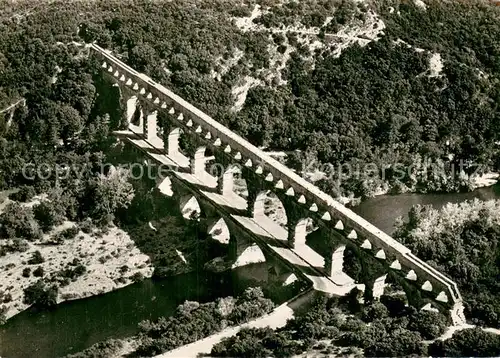 AK / Ansichtskarte Vers Pont du Gard Le pont du Gard Aqueduc romain vue aerienne Vers Pont du Gard