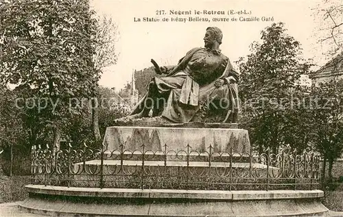 AK / Ansichtskarte Nogent le Rotrou La Statue de Remy Belleau oeuvre de Camille Gate Nogent le Rotrou