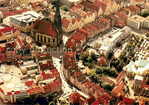 AK / Ansichtskarte Muenster_Westfalen Stadtzentrum mit St Lambertikirche und Prinzipalmarkt Fliegeraufnahme Muenster_Westfalen