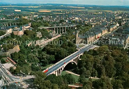 AK / Ansichtskarte Luxembourg__Luxemburg Fliegeraufnahme Adolf Bruecke u. Freiheitsstrasse 