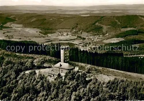 AK / Ansichtskarte Kirchhundem Aussichtsturm Hohe Bracht Fliegeraufnahme Kirchhundem