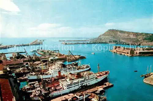 AK / Ansichtskarte Barcelona_Cataluna Fliegeraufnahme Hafeneingang u. Hafen Station Barcelona Cataluna