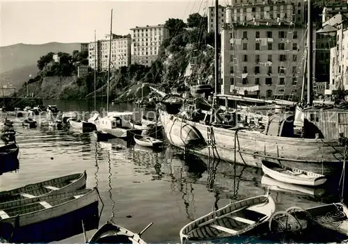 AK / Ansichtskarte Camogli_IT Teilansicht d. Hafens Anlegestelle Boote 